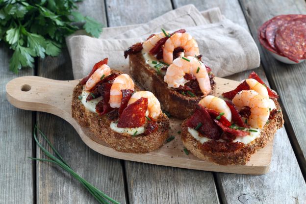 Bruschetta de camarão