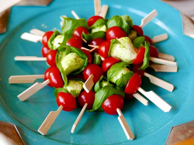 Brochettes de tomate e mussarela