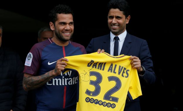 Daniel Alves (lateral-direito)