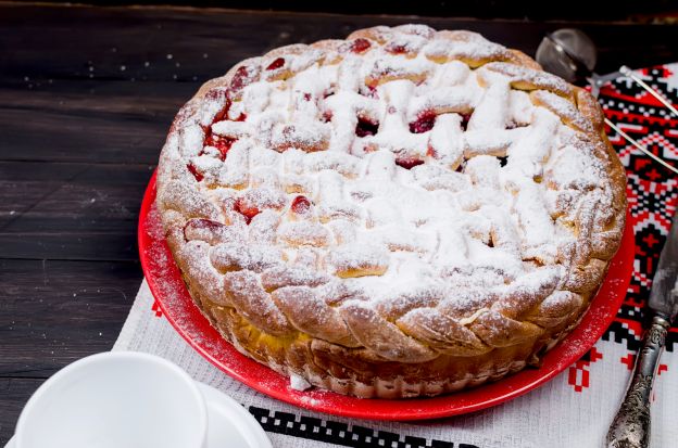 7. Torta de cerejas frescas