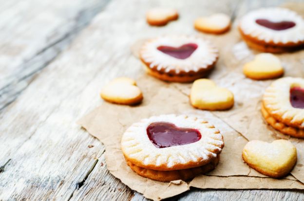 Biscoitos Linzer com olhos de coração