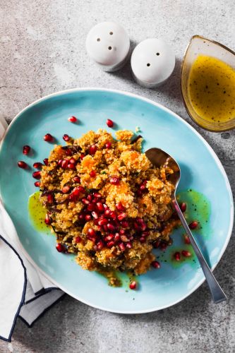 Romã: Salada de quinos, batata doce e romã