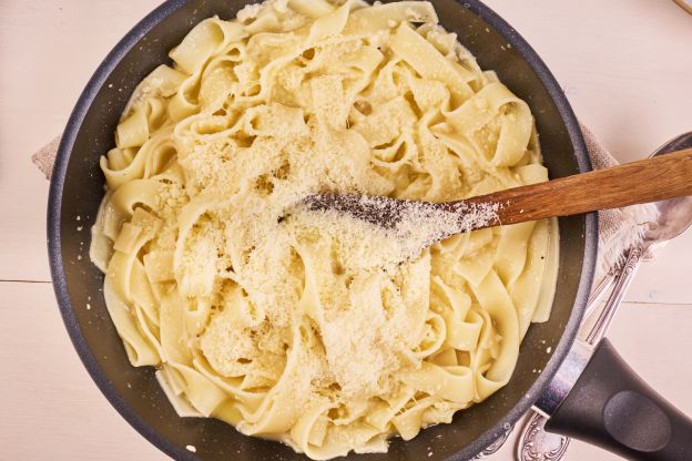 Macarrão com parmesão e azeite de oliva