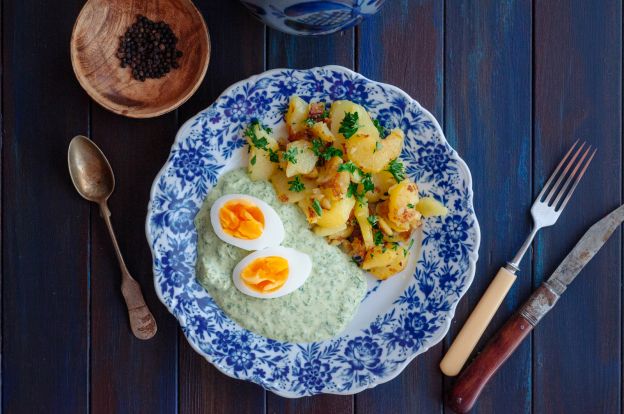 Batatas com molho cremoso de salsa