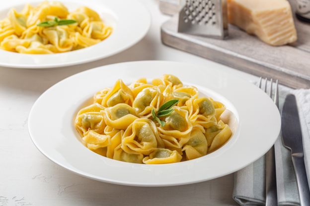 Tortellini com creme de parmesão