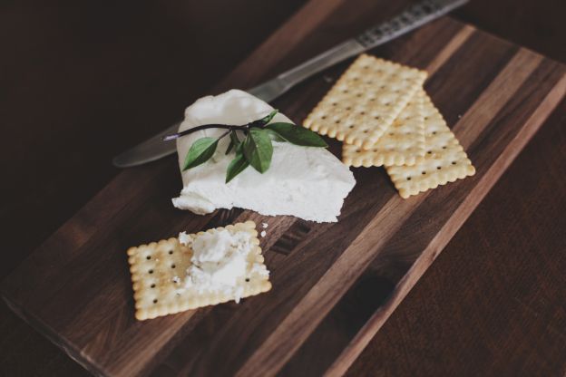 Molho de queijo cremoso e geleia