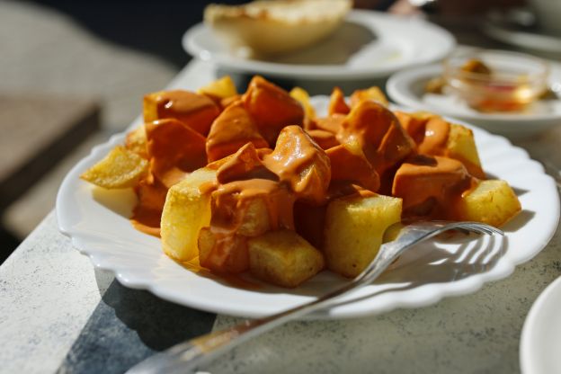 Papas con mojo (Batatas com molho)