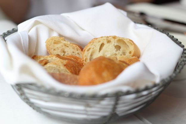 Estimular o apetite com pão