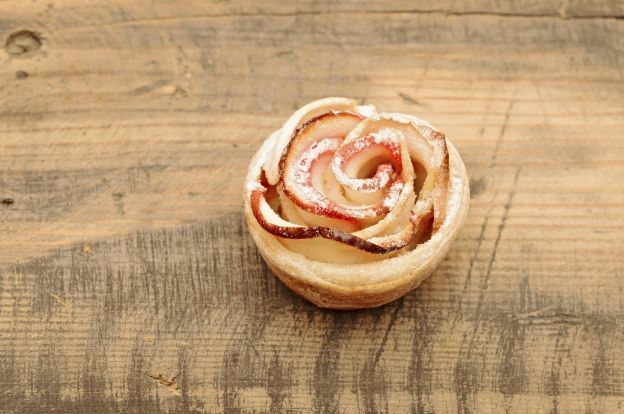 Apple puff roses