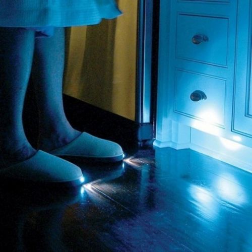 12 - Pantufas com luzes LED