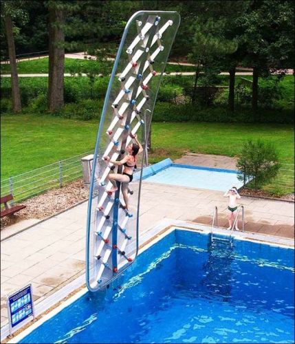 Parede de escalada para piscinas