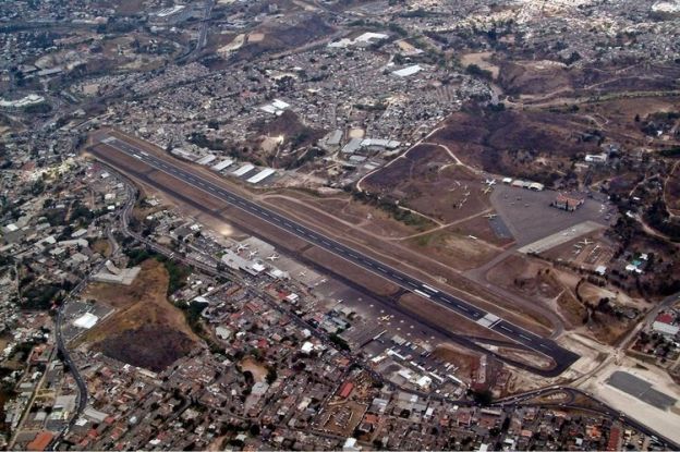 Aeroporto Internacional Toncontín, em Tegucigalpa, Honduras