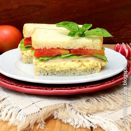 Sandwish de Pasta de Frango com Fiambre de Peru