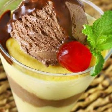 Taça mousse de maracujá com sorvete