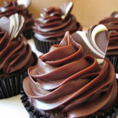 Cupcakes de chocolate com brigadeiro